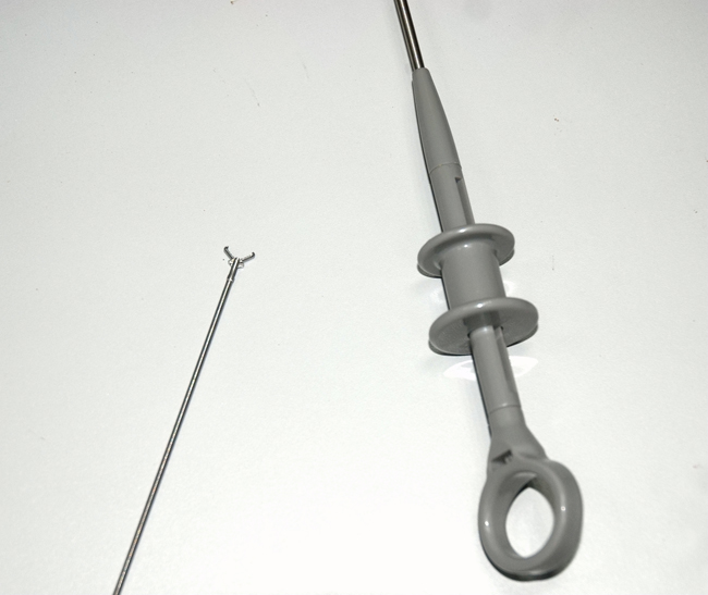 工業(yè)內(nèi)窺鏡由于它的特殊尺寸設(shè)計(jì)，可以讓我們不破壞被檢測(cè)物體的表面簡(jiǎn)便、準(zhǔn)確地觀察物體內(nèi)部表面結(jié)構(gòu)或工作狀態(tài)。